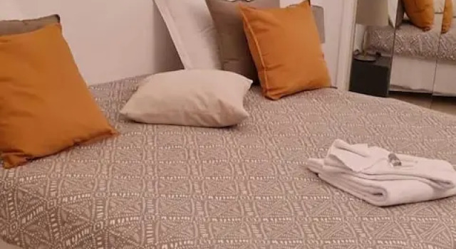 2 Bedrooms behind to the hotel Martinez