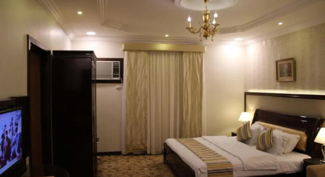 Студия AL Mokhmalia Serviced Apartments