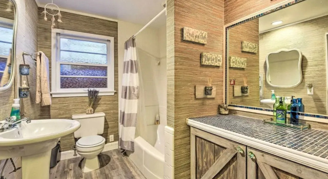 Коттедж Oasis w/ 2 Stand-alone Casitas & Outdoor Bath