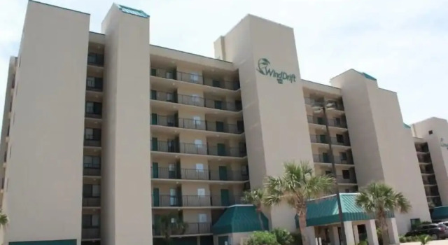 Wind Drift 102S by ALBVR, Boek Appartement Orange Beach 