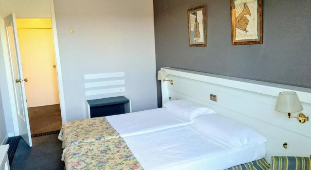 Hotel Las Cigüeñas, Забронировать Отель Отели Трухильо с парковкой, рядом с Дворец Хуана Писарро-де-Орельяна, Парковка