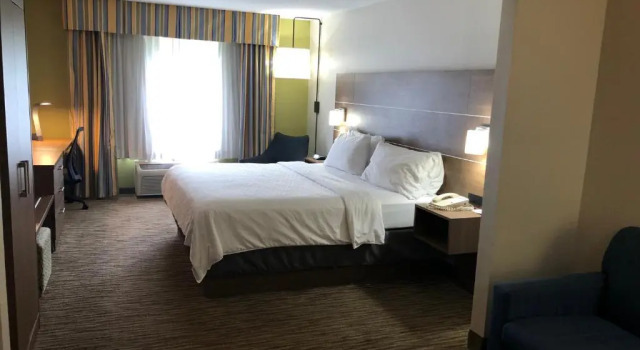 Люкс Holiday Inn Express and Suites Pikeville by IHG