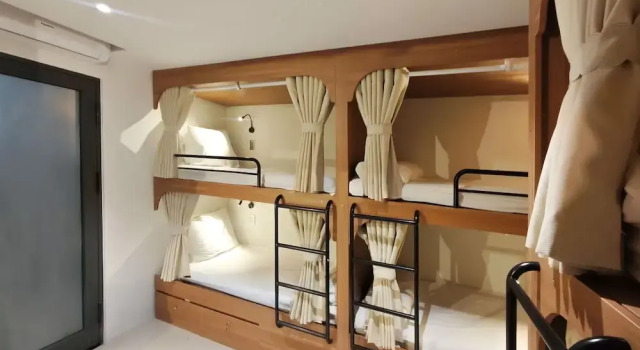 Кровать в общем номере Sujet Beach Hotel &Apartment by Haviland