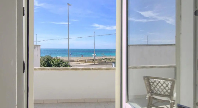 Apartment Front Beach Torre Mozza
