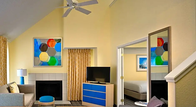 Четырёхместный люкс с 2 комнатами Sonesta ES Suites Colorado Springs