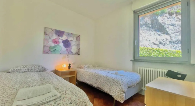 Gaeta 'lake View', Buchen Sie Ferienwohnung Hotels in San Siro mit Pool, Schwimmbad
