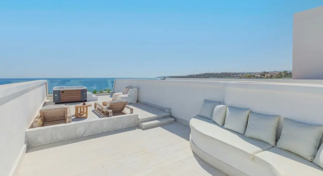 Полулюкс Posh Club с джакузи White Hills Resort