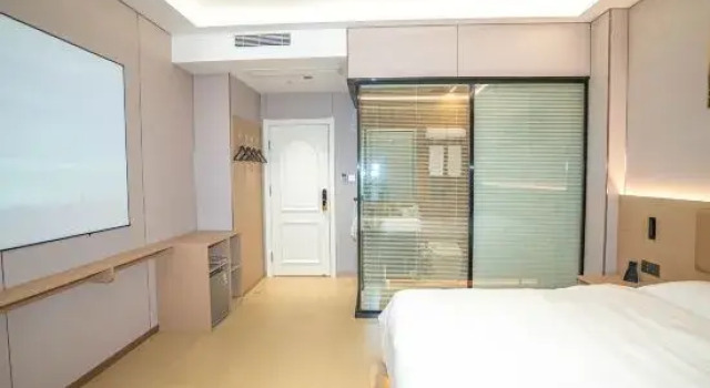 Люкс с 2 комнатами с видом на море RuiXi Hotel