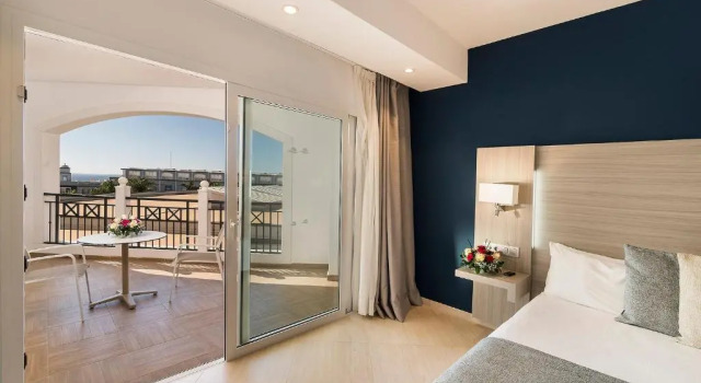 Двухместный номер Standard Royal Palm Resort & Spa