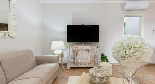 Shanti House Olbia, Забронировать Отель Отели Ольбия с парковкой, рядом с Пляж Ло-Сквало, Парковка