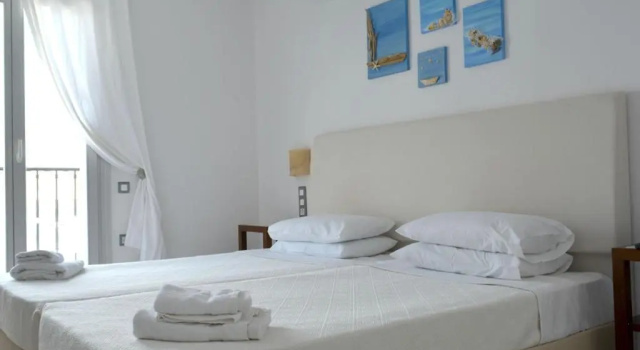 Полулюкс Aretanassa Hotel