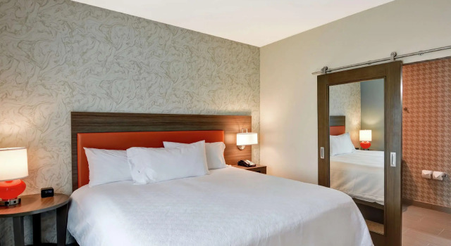 Двухместный люкс c 1 комнатой Home2 Suites by Hilton La Porte