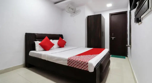 Hotel Crazy Singh by OYO Rooms