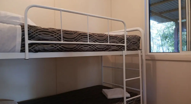 Семейный номер Standard с 2 комнатами Mallacootas Shady Gully Caravan Park