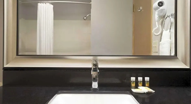Четырёхместный номер Standard Days Inn by Wyndham Lacey Olympia Area