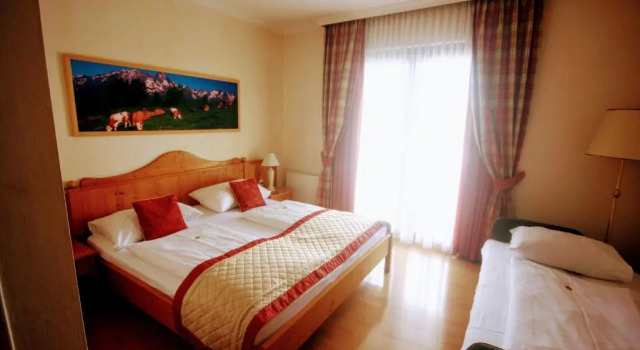 Трёхместный номер Standard Hotel Rösch