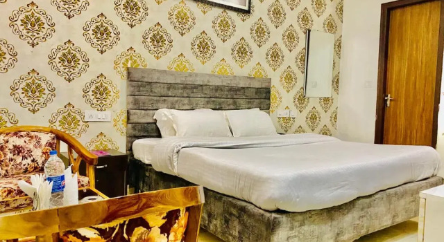 Hotel Hollywood - Family Hotel, Varaa Hotelli Zirakpur Haryana