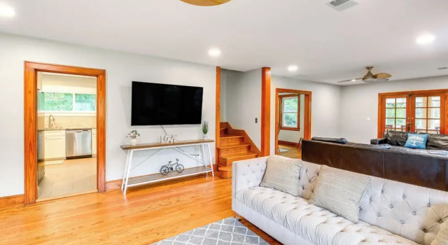 Charming Damascus Retreat w/ Deck & Creek Views!, Reserva ahora Casa o chalet Damascus Virginia