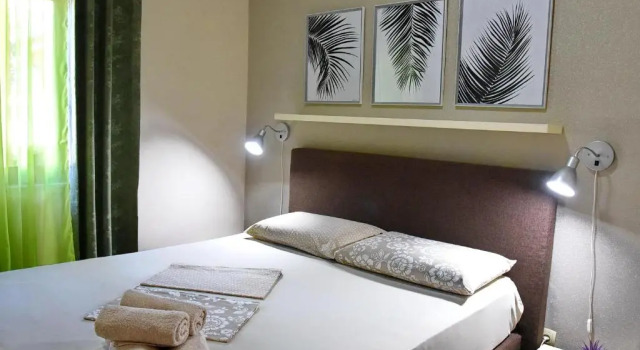 Apartmani Ćetković, Boek Hotel Dobrota 