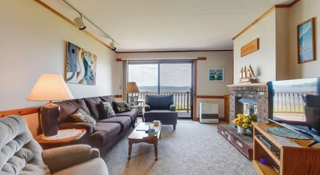 Mtn Views & Pool Access: Lake Memphremagog Condo!, Réserver Hôtel Centre commercial Newport Center États-Unis