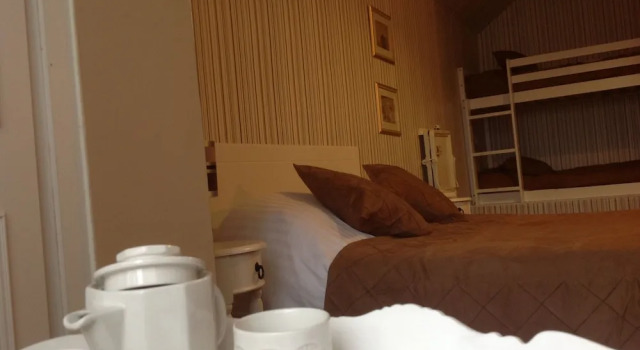 Трёхместный семейный номер Standard Balmoral Lodge Hotel