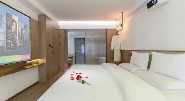 Люкс Deluxe Micheng Lively Hotel (Guanshanhu Shijicheng)