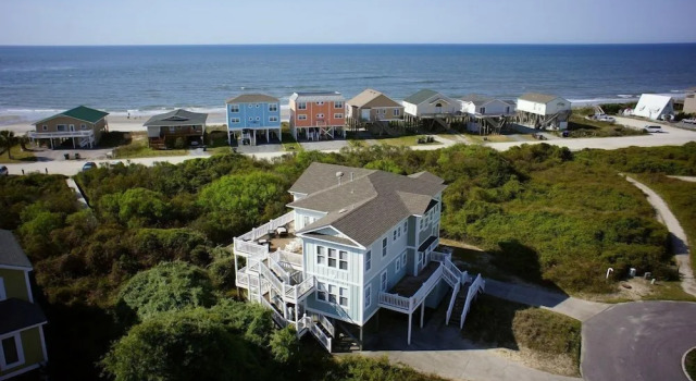 Dune Escape 5 Bedroom Home by RedAwning