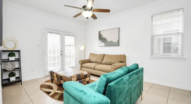 Lux Galleria Home-5BR Roof Deck