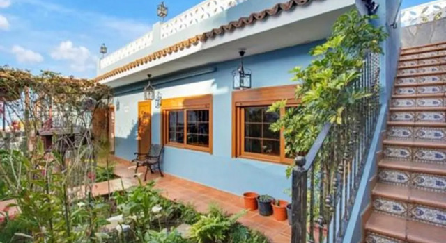 3 bedrooms villa with sea view enclosed garden and wifi at Los Realejos 3 km away from the beach, Prenota Villa Los Realejos Tenerife
