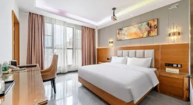 Семейный люкс Wuhou Sunshine Smart Hotel