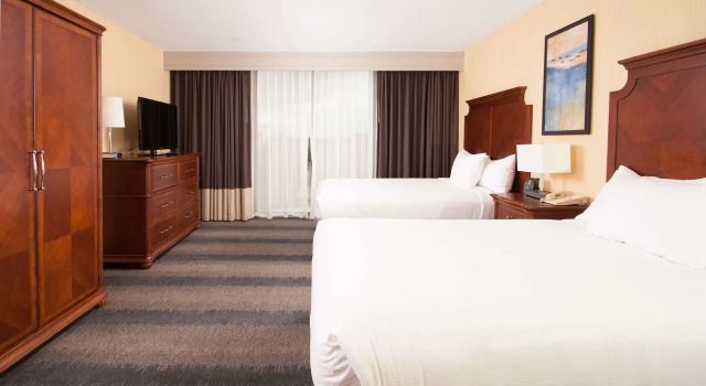 Embassy Suites Bloomington, Varaa Hotelli Hotellit Minnesota pysäköinnillä, Pysäköinti