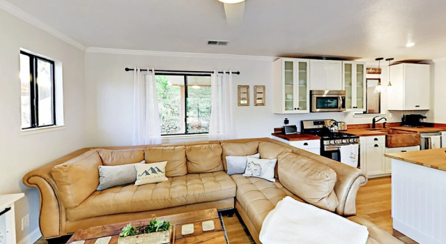 Charming Wine Country Retreat - 3 Br Home