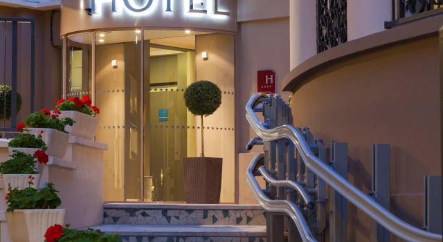 Timhotel Opera Blanche Fontaine