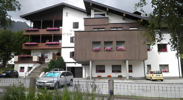 Hotel DLa Varda, Забронировать Отель Отели Комелико-Супериоре 3 звезды, 3*