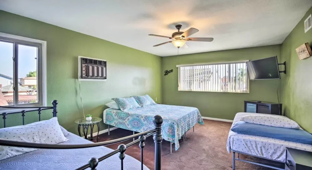 Коттедж с 4 комнатами Breeze By the Pool Chula Vista Home w/ Game Room