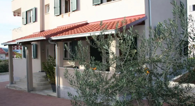 Apt Central - 40m from the beach, Забронировать Отель Округ-Горнджи 