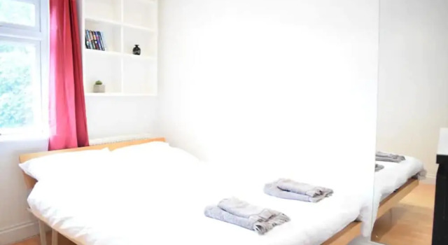 Spacious 2 Bedroom Apartment in Trendy Dalston, Varaa Huoneisto Asunnot kohteessa Merseyside, Huoneisto