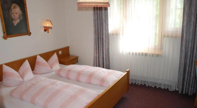 Appartment & Taxi Tirana, Book Hotel Samnaun 