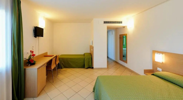 Трёхместный номер Standard с балконом Bolgheri Marina Resort ex Varo Village