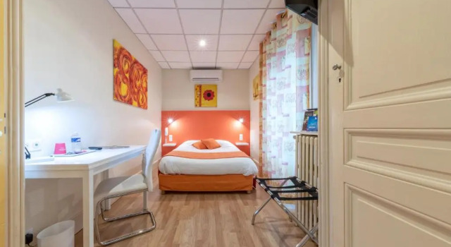 Двухместный номер Standard Logis Hôtel La Commanderie de Champarey
