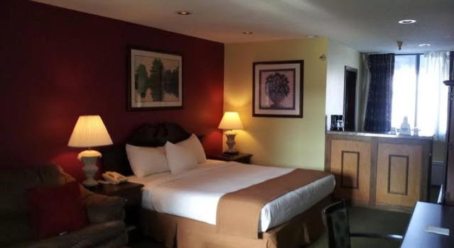 兰馨戴斯酒店(Days Inn Lansing), Réserver Hôtel Waverly États-Unis