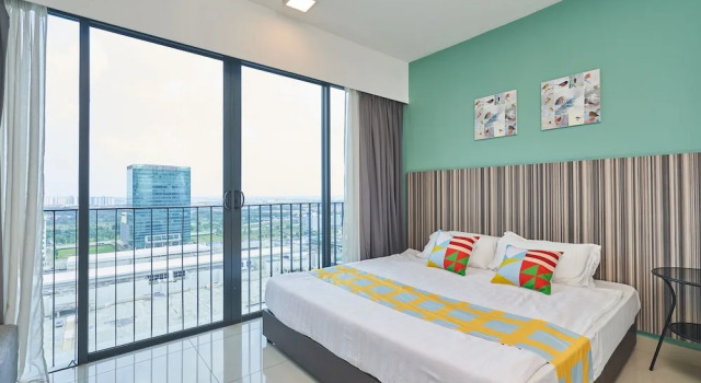 Номер Classic OYO Home 44002 Classic 2br Setia Alam Trefoil.