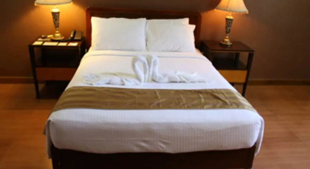 Номер Classic Crown Royale Hotel