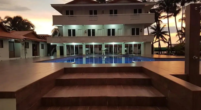 Shoreland Beach Resort by Cocotel, Забронировать Курортный отель Назугбу 