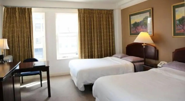 Четырёхместный номер Superior Nash Hotel