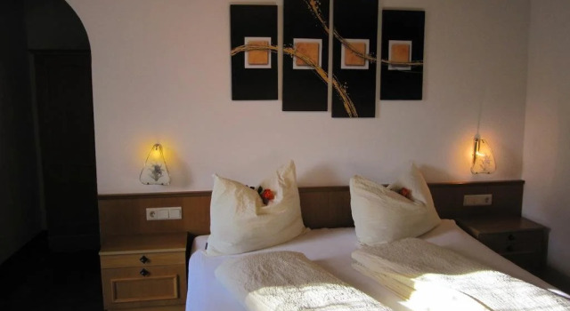 Haus Arosa, Rezerwuj Hotel Hotele w Tyrol z parkingiem, Parking