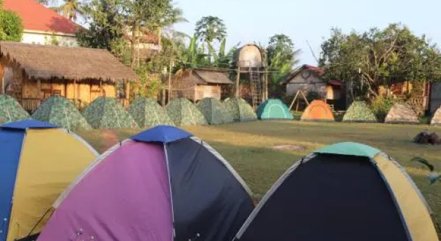 Indigenous People Lodge, Rezerwuj Hotel Hotele w Mondulkiri Province z parkingiem, Parking