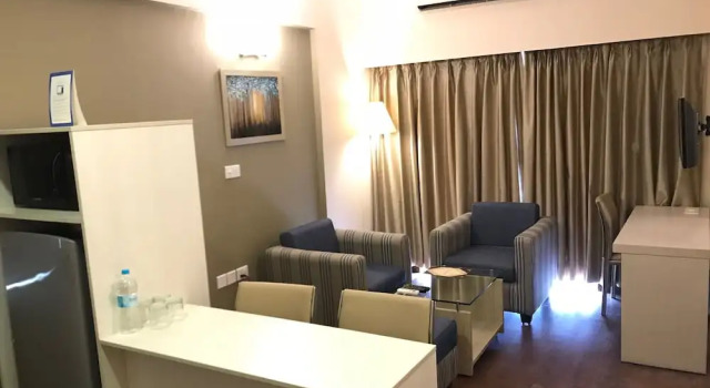 Люкс Deluxe с балконом Starlit Suites Bangalore