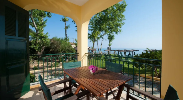Апартаменты с балконом и с видом на море Zarkadis Beach Apartments