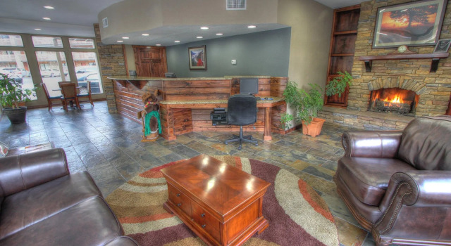 Crossroads Inn & Suites
